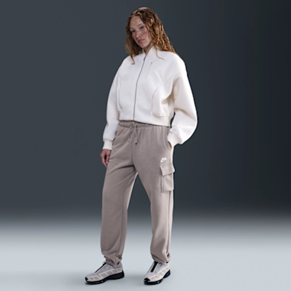 Nike Sportswear Club Fleece Women's Mid-Rise Oversized Cargo Sweatpants