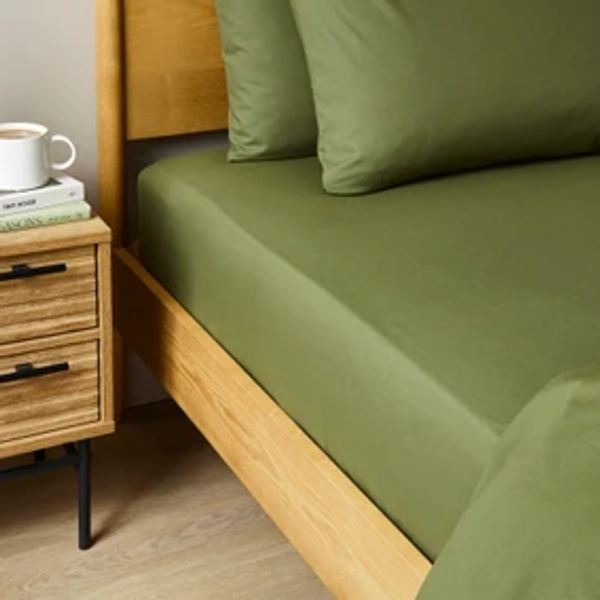 Soft & Easycare 28cm Fitted Sheet