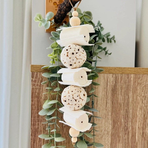 Splendid Sola - Foraging and Shredding Bird Toy