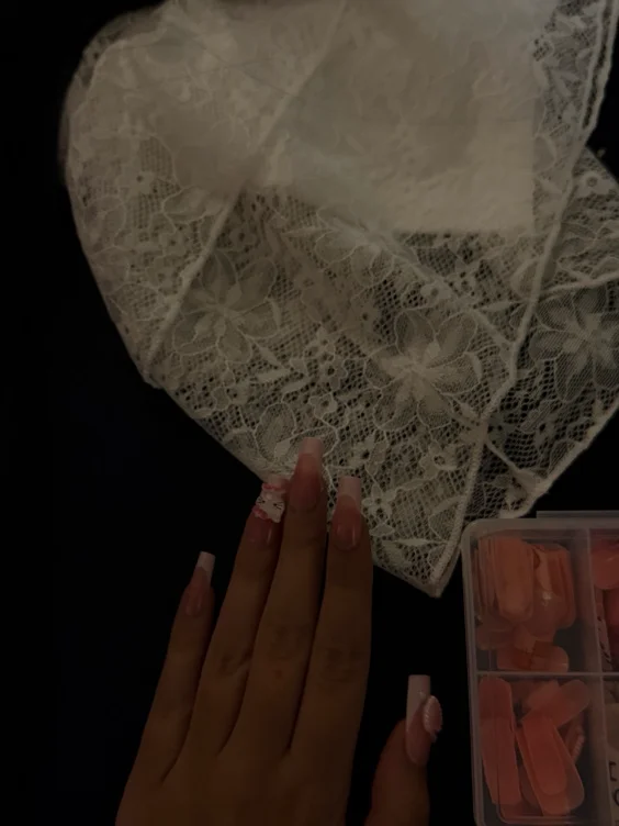 nails