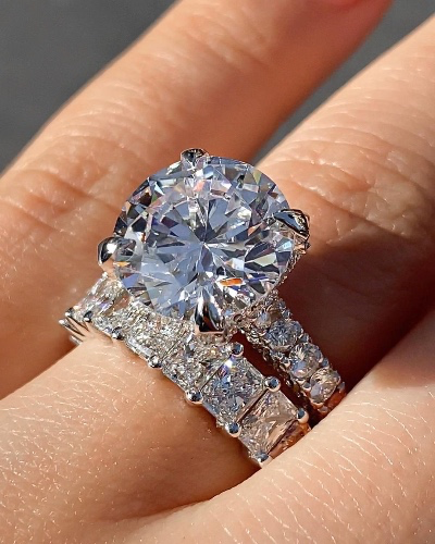 8-10 carat ring
