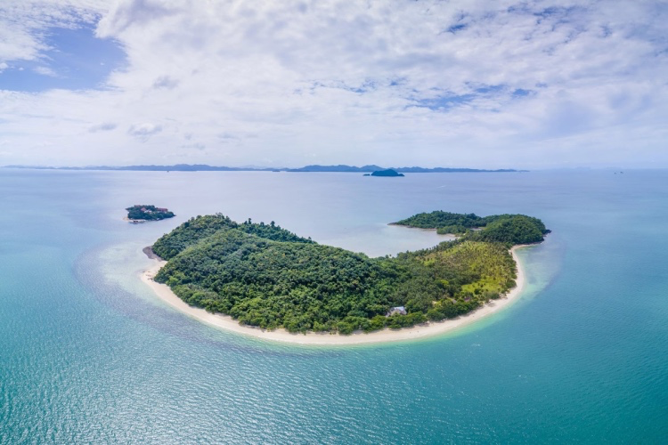 Femdom retreats (My own private island)