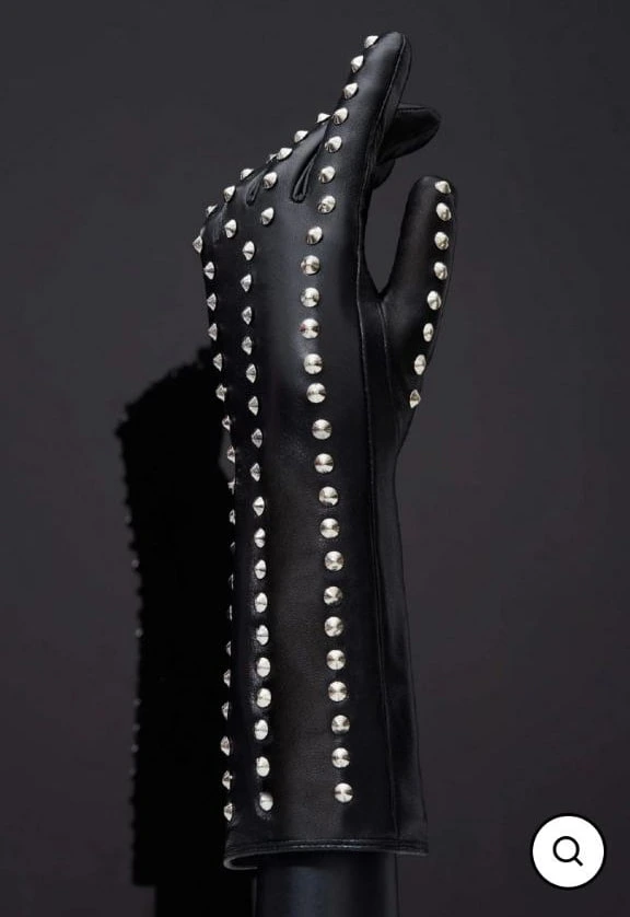 Spike gloves