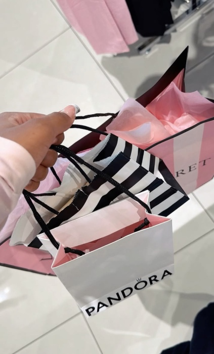 Shopping 🛍️ 
