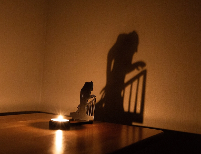 Nosferatu Tealight Shadow Caster - Halloween Tea Light Holder - 3D Printed spooky vampire shadow art