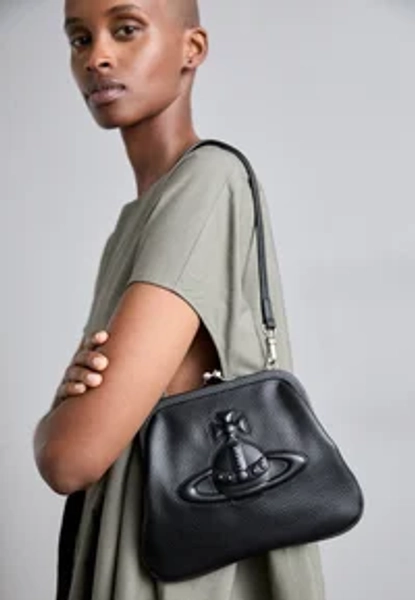 VIVIENNE WESTWOOD - bag 