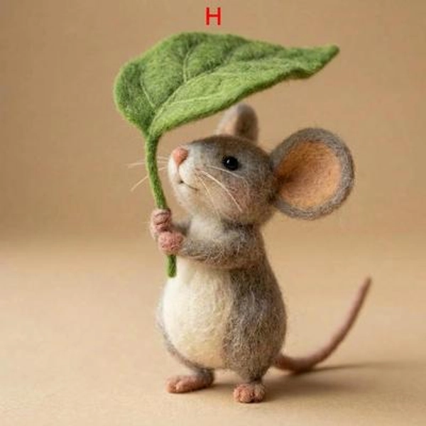 Needle Felted Mouse, Healing Gift For Her, Miniature Soft Sculpture, Whimsical Desk Decor, Cottagecore Art，dollhouse Decor