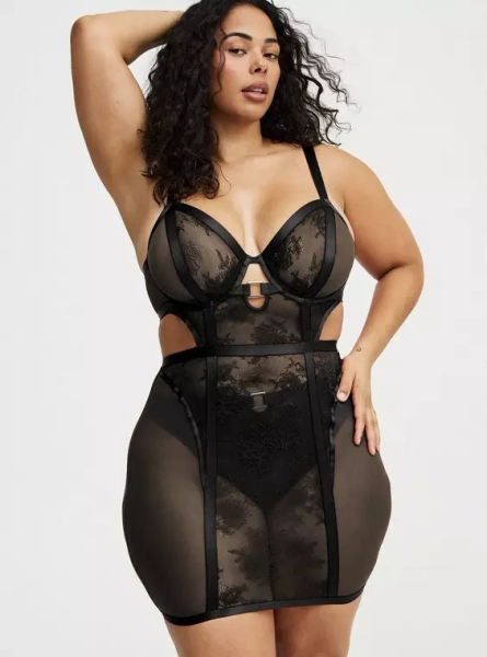 Mob Wife Strappy Underwire Lace Chemise 6X