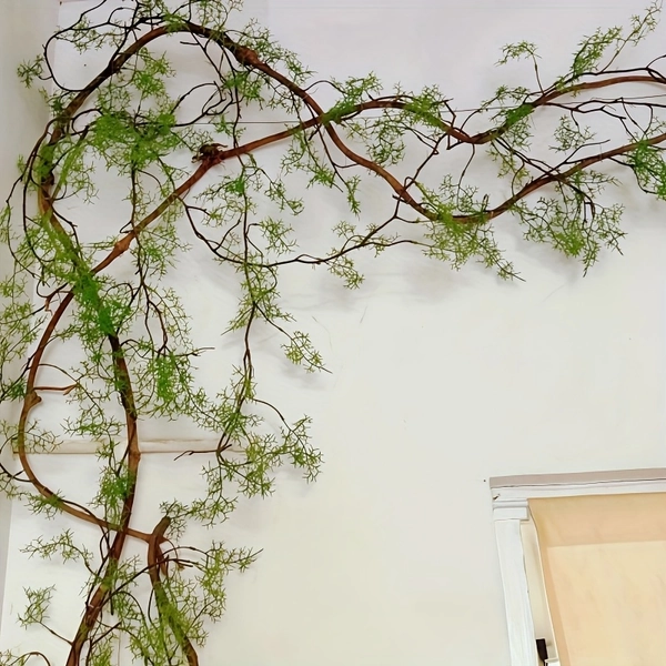 This 63-Inch Ultra-Long Artificial Ivy Is Made from High-Quality Materials, Offering a Soft And Realistic Touch, Remaining Evergreen Throughout The Seasons Without Maintenance. It Is Suitable for Living Rooms, Gardens, Wedding Arrangements