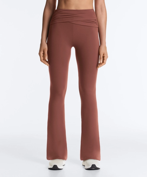 Pantalón flare high rise Comfortlux cintura drapeada