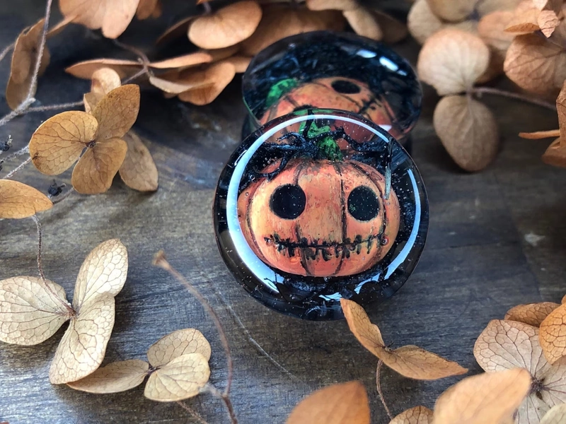 Halloween Plugs, Pair 8mm-50mm Plugs, double flared
