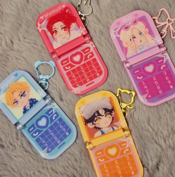 PRE-ORDER : XLOV Flip-phone Keyrings — ginshi