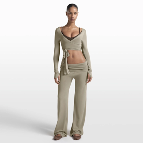 NikeSKIMS Stretch Knit Women's Wide-Leg Pants