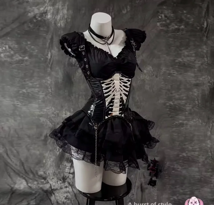 vestido gótico con corset de esqueleto <3