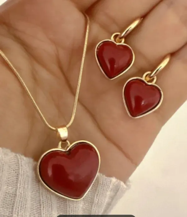 Valentines red heart pendent 