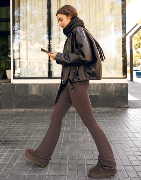 Calças flare técnicas