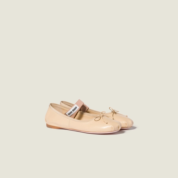 Leather ballerinas