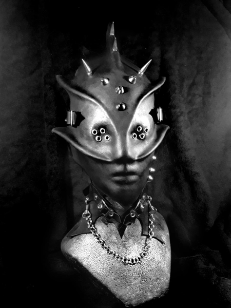 Sirena, máscara de cuero artesanal,