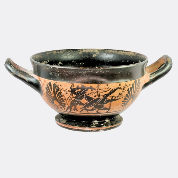 Greek Attic black figure skyphos depicting Herakles in battle