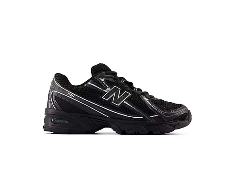 740 NewBalance Trainers 