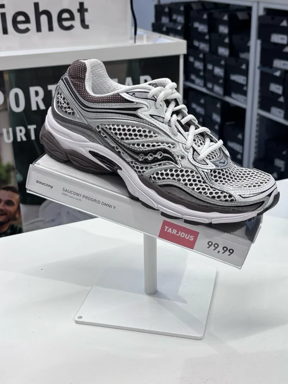 saucony sport shoes 