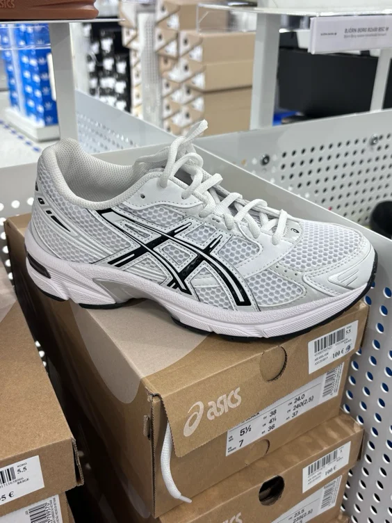 asics sport shoes 