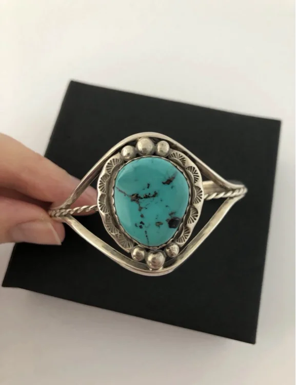 Vintage turquoise bangle
