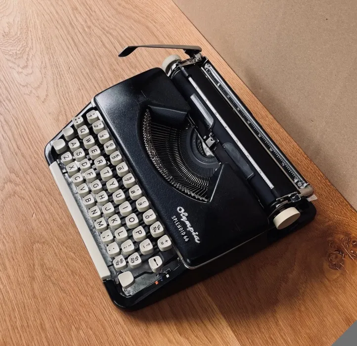 Vintage Type Writer