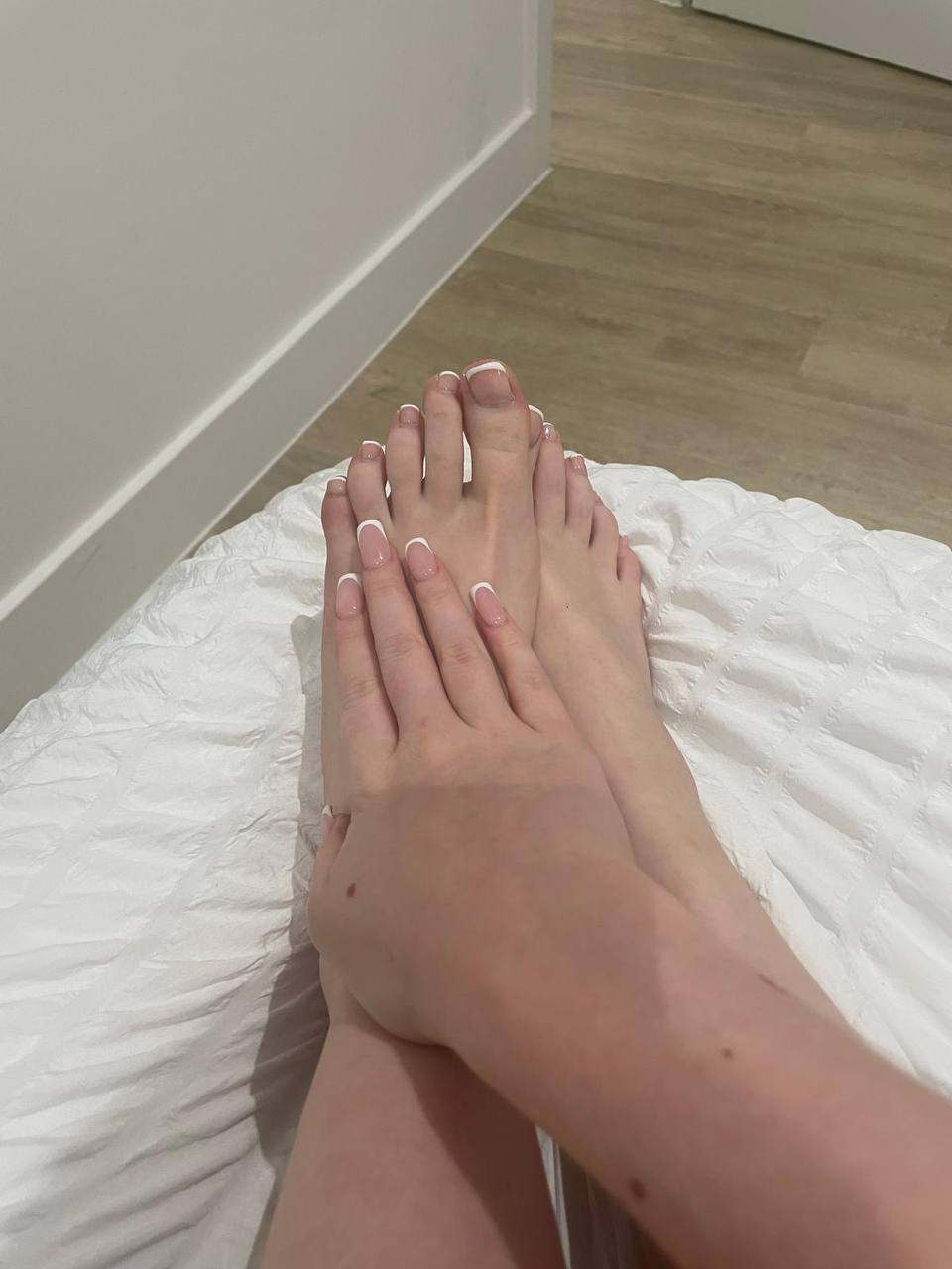 Nails & Pedi💅