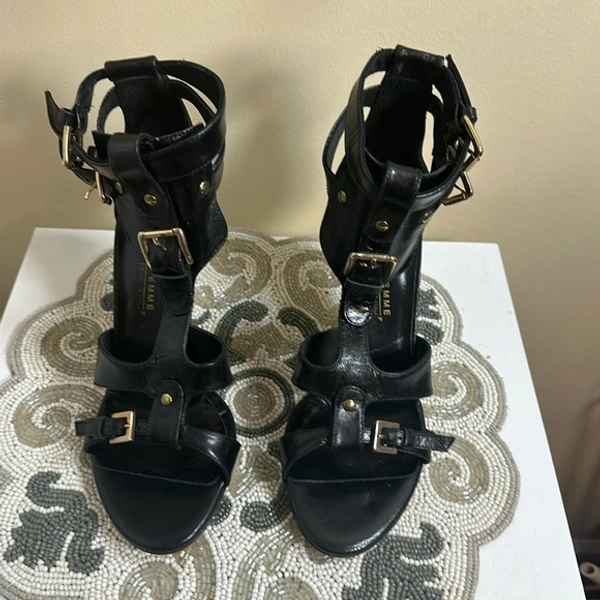 Latitude Femme, Italian black leather strap heels