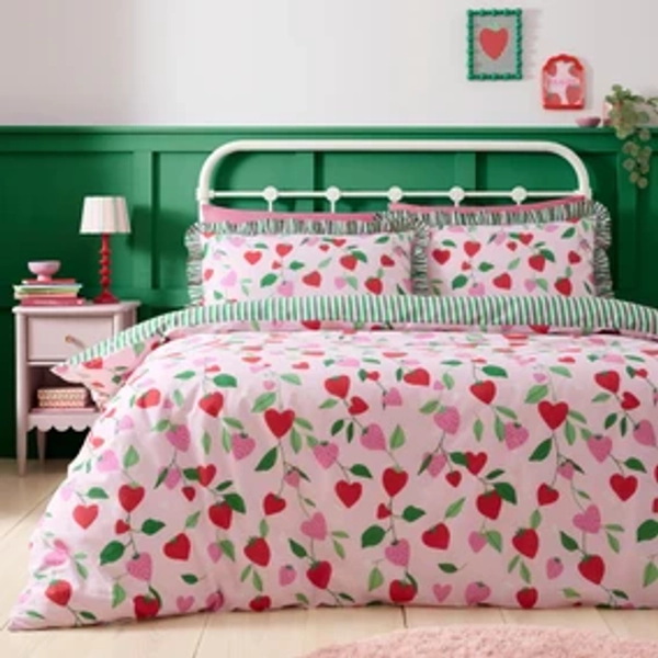 Bedlam Fun Strawberries Reversible Duvet Cover & Pillowcase Set
