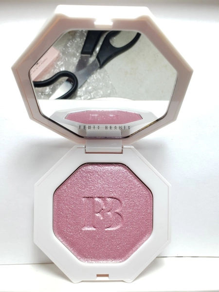 Fenty Beauty Killawatt Freestyle Highlighter WATTABRAT Brand New In Box