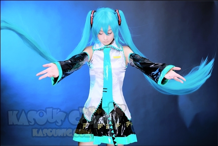 teal hatsune miku pigtails