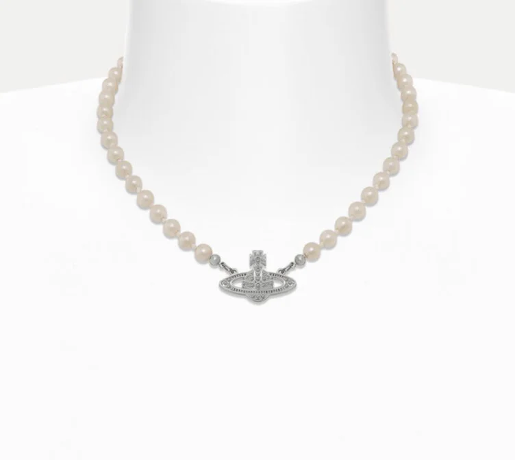 Mini Bas Relief Pearl Choker