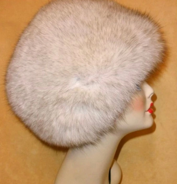 Vintage Ladies Silver Fox Poof or Cossack Hat by Palanker Furs of Buffalo NY