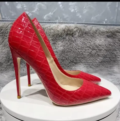 New Heels for Queen Feet!