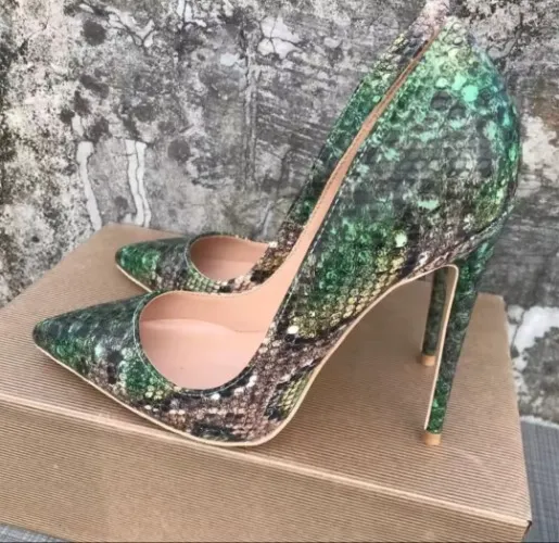 New Heels for Queen Feet!