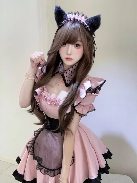 Maid cosplay
