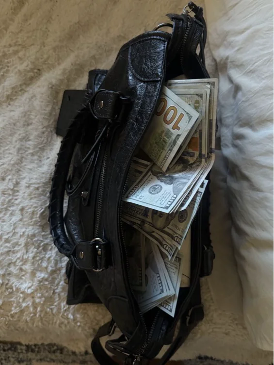 💸