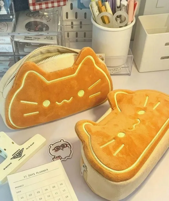 1 pieza Estuche de lápices de peluche con diseño de gato | SHEIN