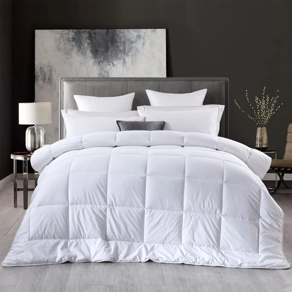 Lightweight Microfibre & Silk Blend Summer Quilt