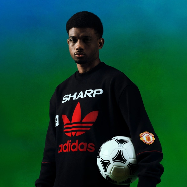 Manchester United x adidas Bringback 90/92 Sweatshirt Black