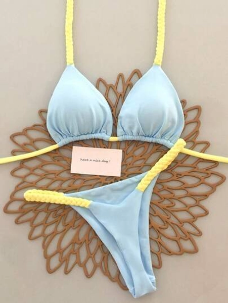 Bikini de dos piezas con parte superior de halter trenzada en azul y amarillo, un diseño de bloques de color dulce y fresco, un traje de baño sexc para vacaciones, para verano y primavera 2026, atuendo de cumpleaños para mujer, ropa de gimnasio para mujer, vestido elegante para mujer, atuendo de vacaciones para mujer, top para salir