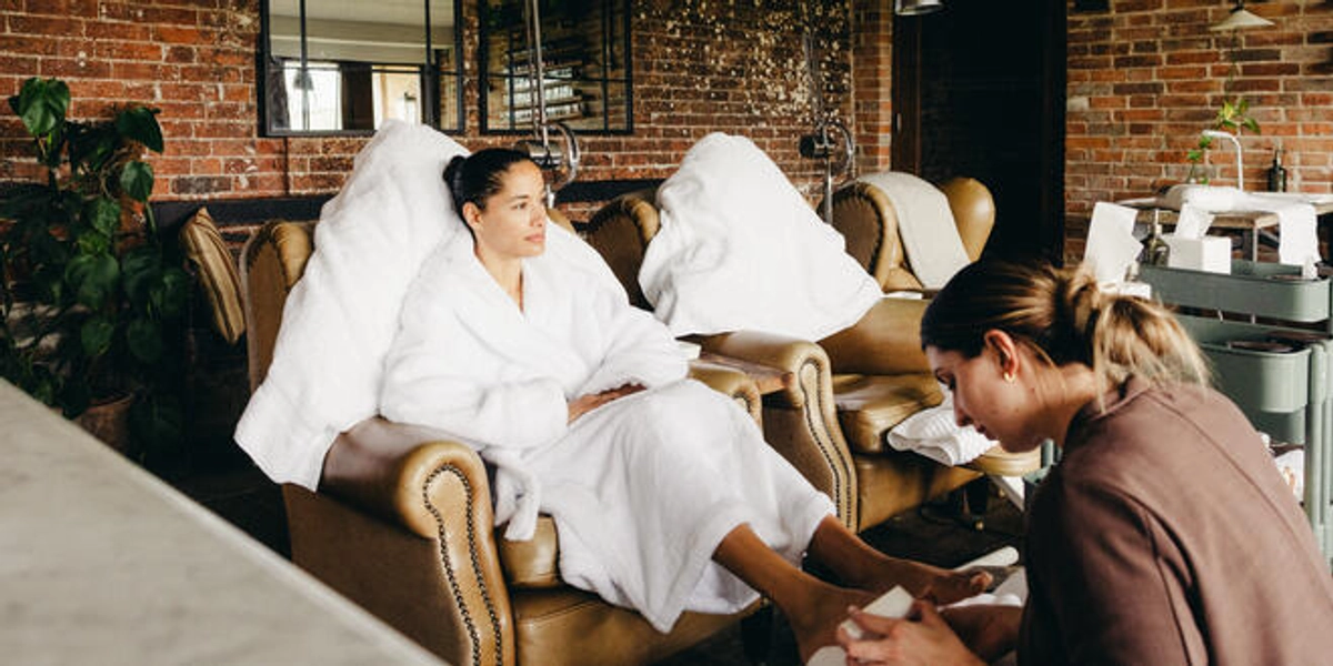 Mani-pedi at Cowshed Spa 