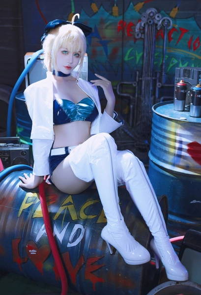 FSN Saber Altria Racing Girl Cosplay Costume Tube Top and Shorts with Jacket and Socks