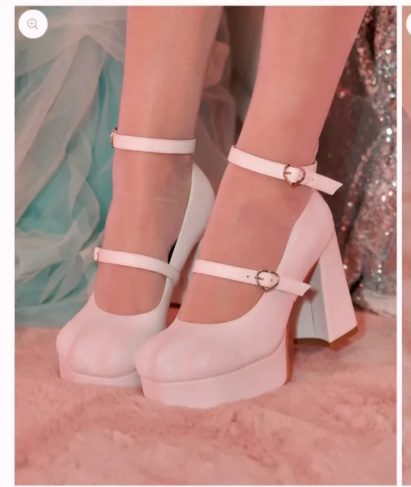 Kitty heels