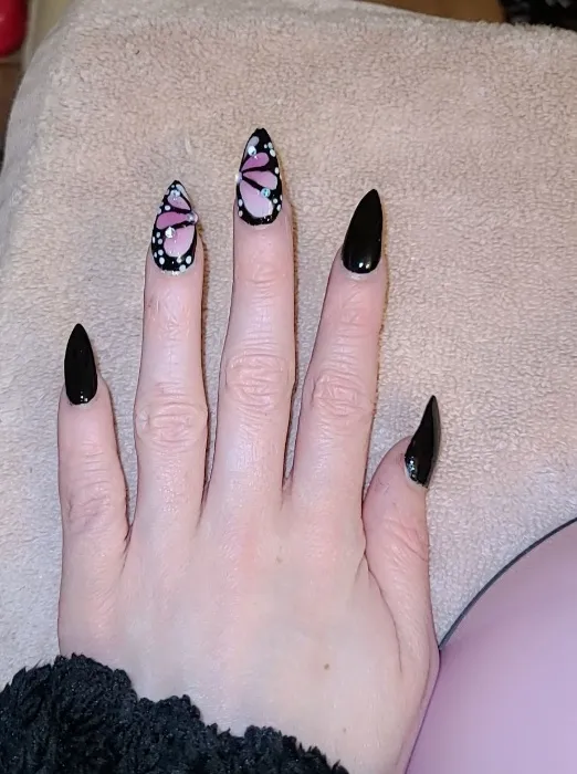 Pay for my nails 💜