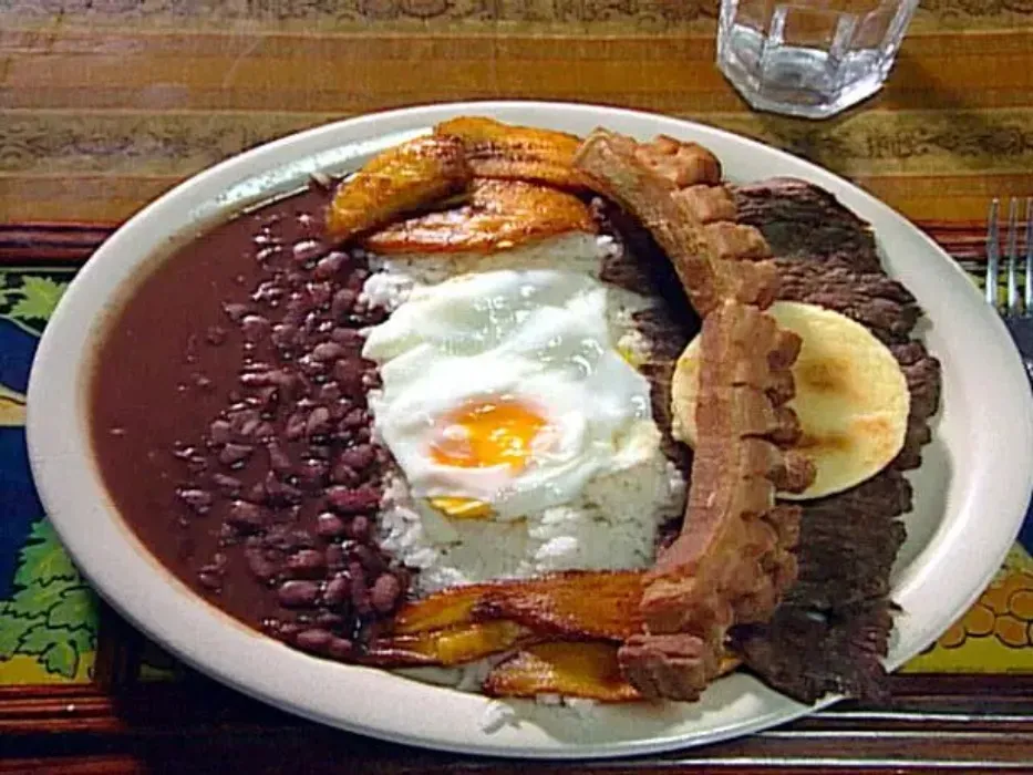 almuerzo colombiano 4k