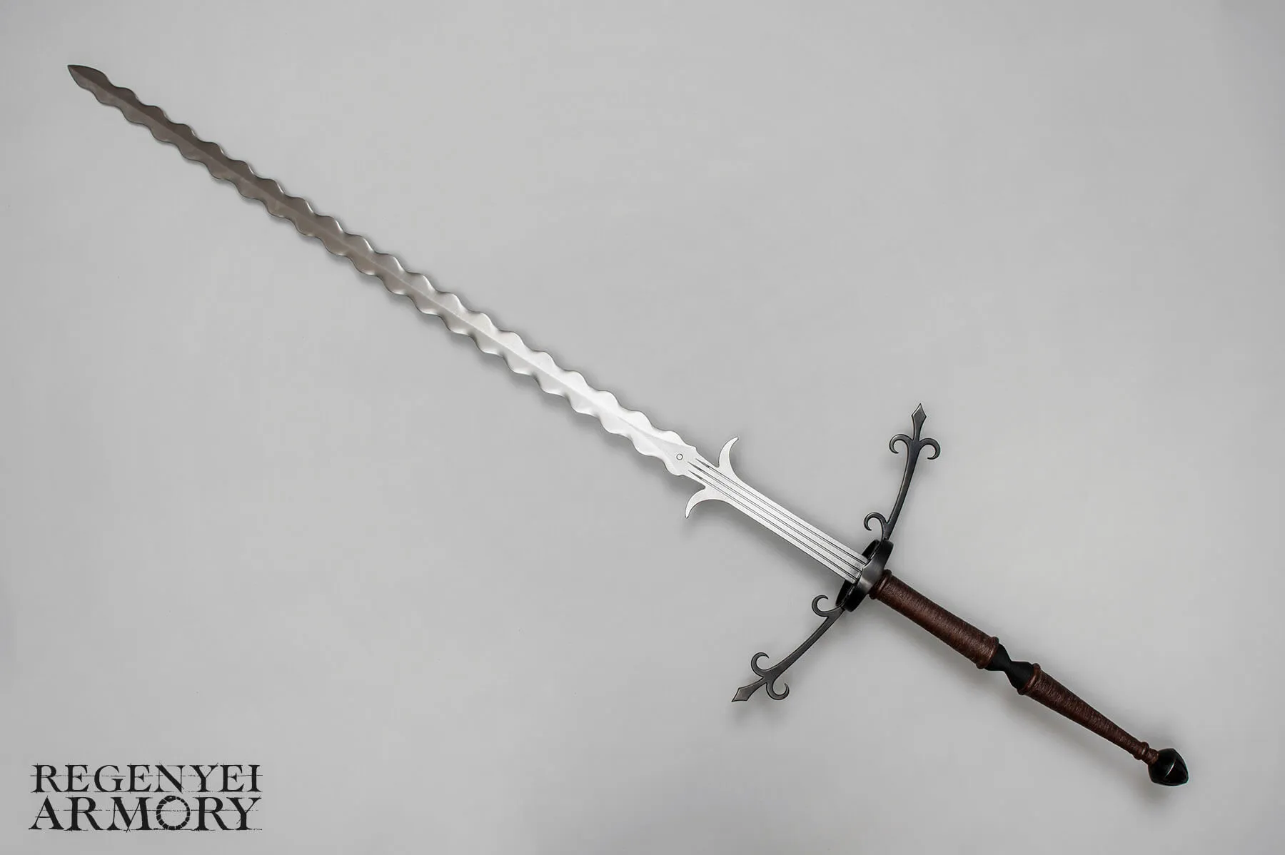 TH 05 – Doppelhänder – Regenyei Armory
