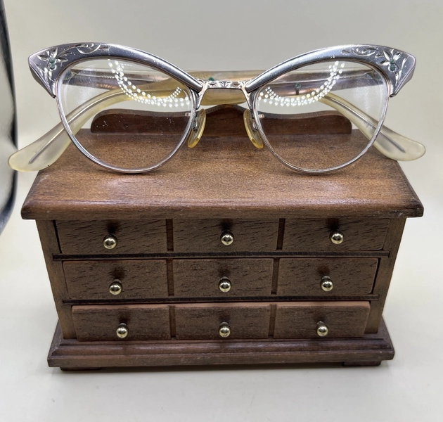 Vtg American Optical 22 Cateye Eyeglasses Light Golden Frames 1/10 12K Gold Fill